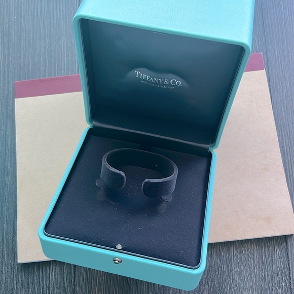 Tiffany bracelet storage box. - Picture 4 of 10